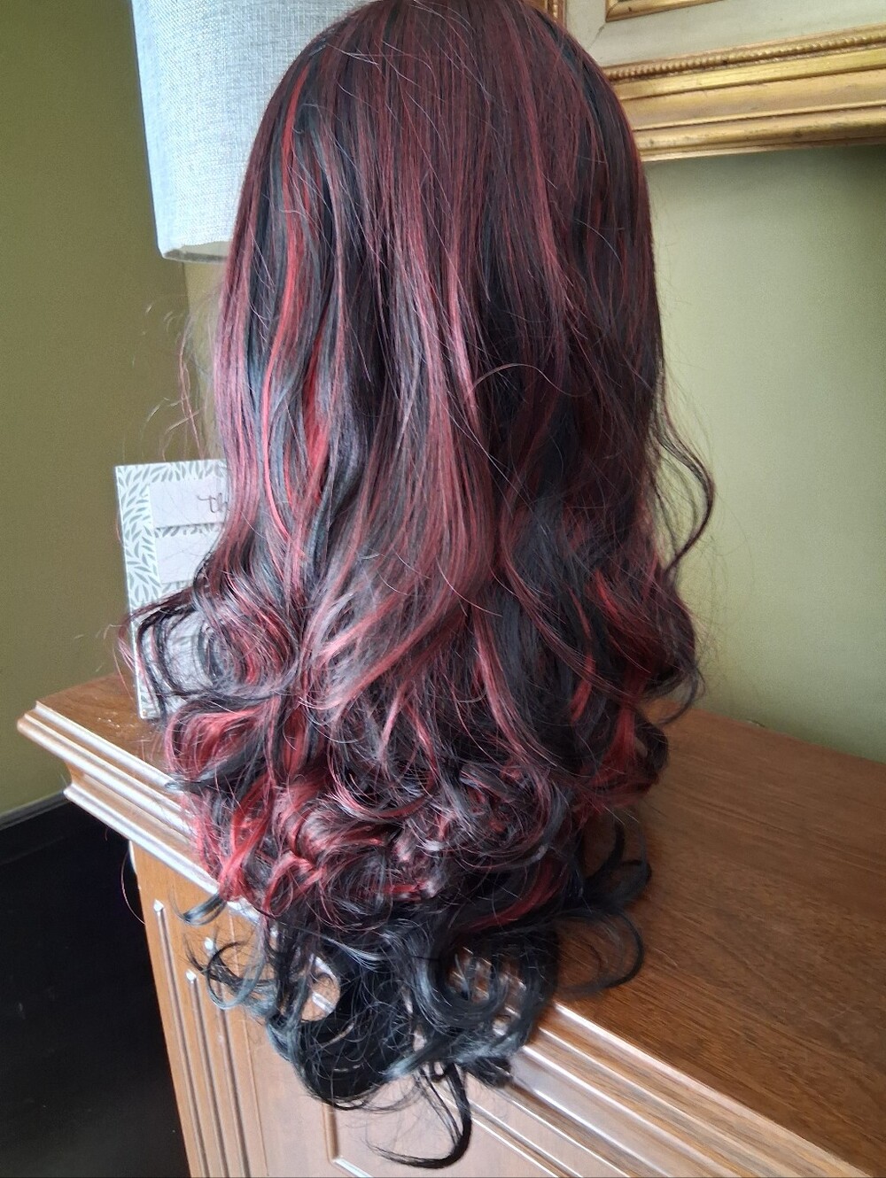 Women’s Long Wavy Synthetic Wig in Burgundy & Black - Picture 3 of 5